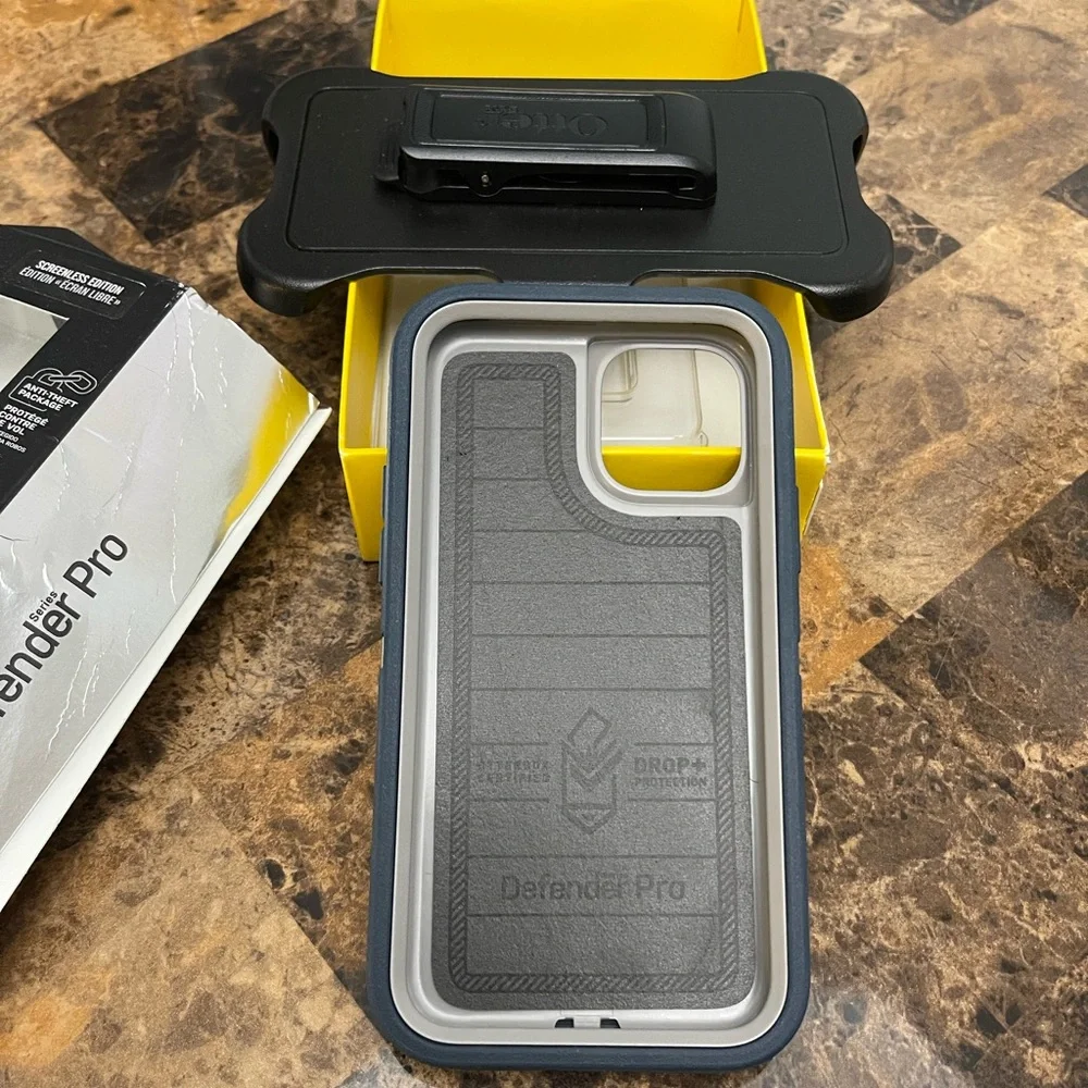 Otterbox defender iphone 2019 small, opened to try fit